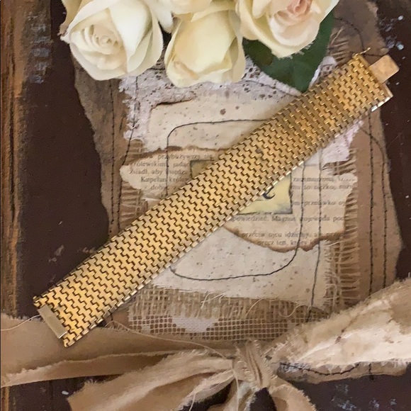 Vintage  large heavy wide gold plated bracelet - Picture 4 of 14